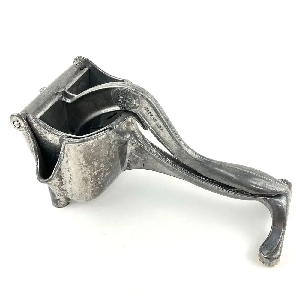 Vintage Aluminum Wear-Ever Juicer Fruit Juice Squeezer Hand Press Alcoa Juicer